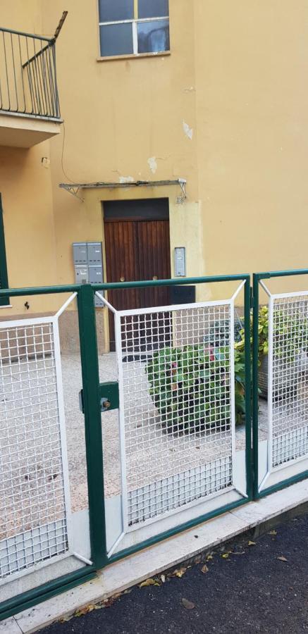 Vicino Di Centro E Universita Stanza Con Balcone 페루자 외부 사진